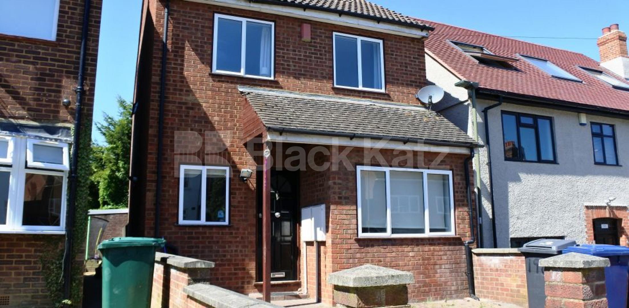 			5 Bedroom, 1 bath, 1 reception House			 Alexandra Road, MUSWELL HILL N10