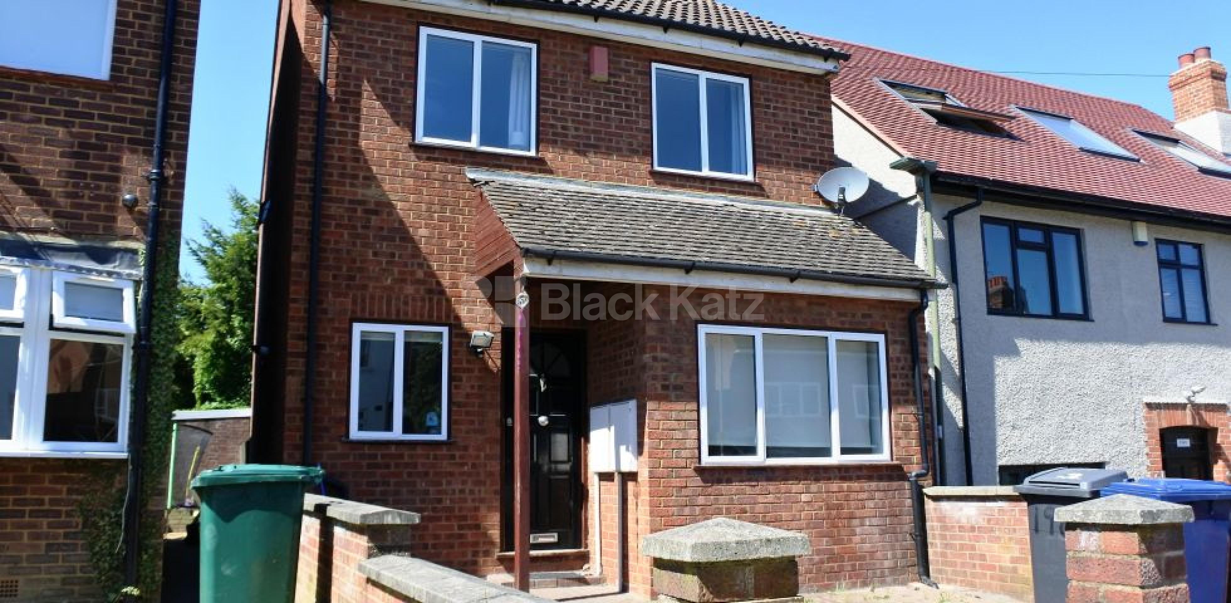 			5 Bedroom, 1 bath, 1 reception House			 Alexandra Road, MUSWELL HILL N10 N10