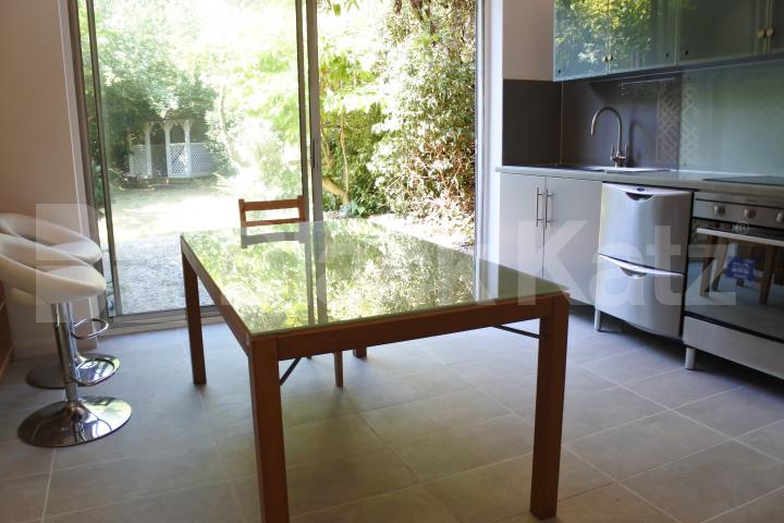 			Spectacular two double bedroom garden flat, 2 Bedroom, 1 bath, 1 reception Flat			 Park Avenue, Alexandra Palace