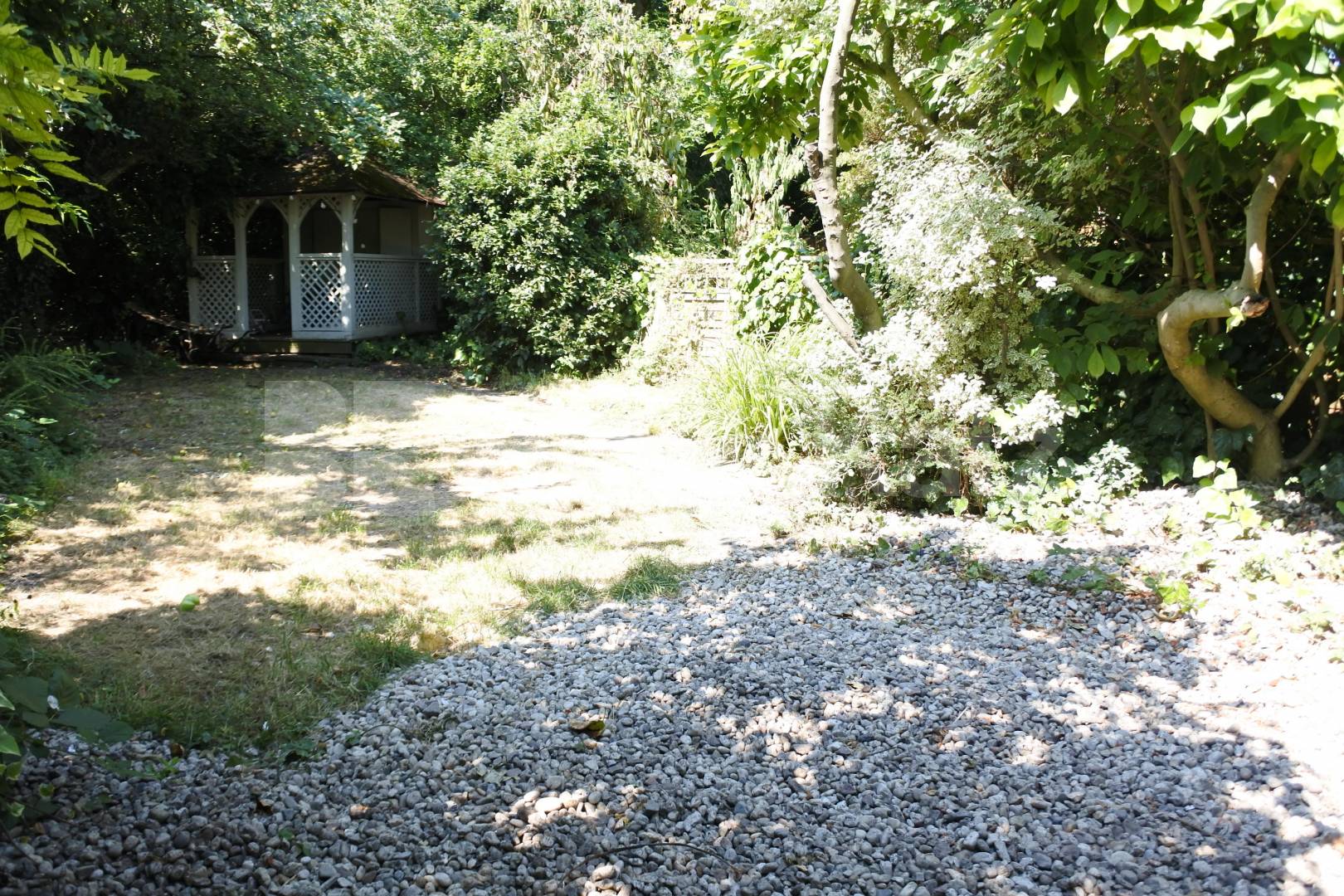 			Spectacular two double bedroom garden flat, 2 Bedroom, 1 bath, 1 reception Flat			 Park Avenue, Alexandra Palace