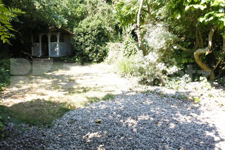 			Spectacular two double bedroom garden flat, 2 Bedroom, 1 bath, 1 reception Flat			 Park Avenue, Alexandra Palace