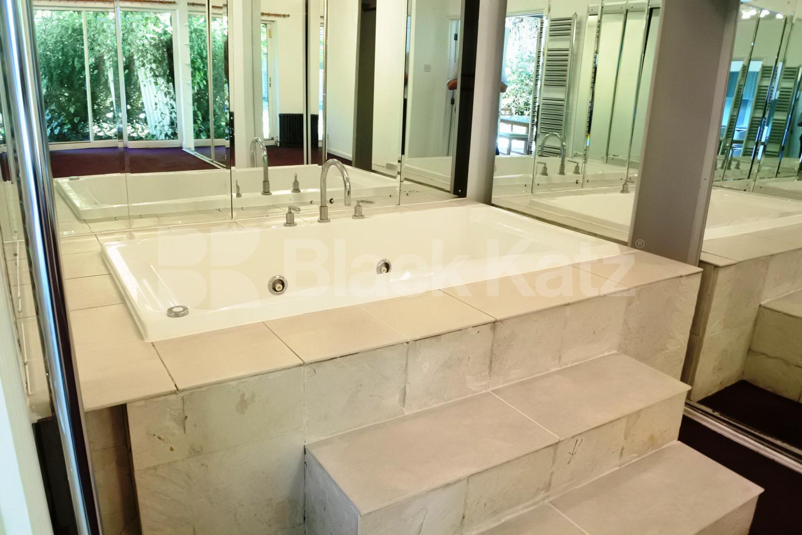 			Spectacular two double bedroom garden flat, 2 Bedroom, 1 bath, 1 reception Flat			 Park Avenue, Alexandra Palace