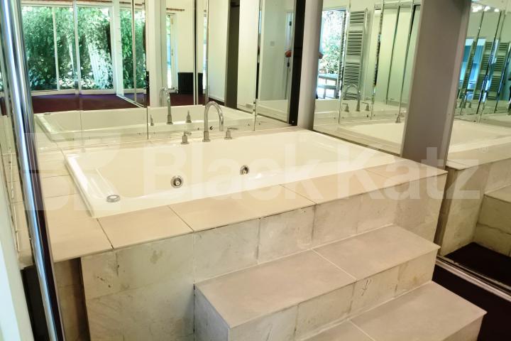 			Spectacular two double bedroom garden flat, 2 Bedroom, 1 bath, 1 reception Flat			 Park Avenue, Alexandra Palace