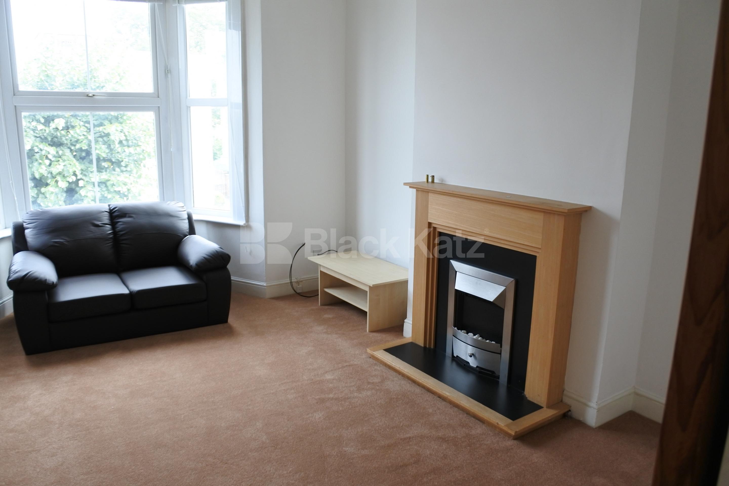 			Great price!, 1 Bedroom, 1 bath, 1 reception Flat			 Beaconsfield Road, New Southgate N11