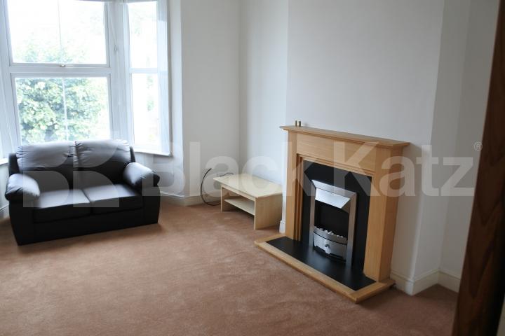 			Great price!, 1 Bedroom, 1 bath, 1 reception Flat			 Beaconsfield Road, New Southgate