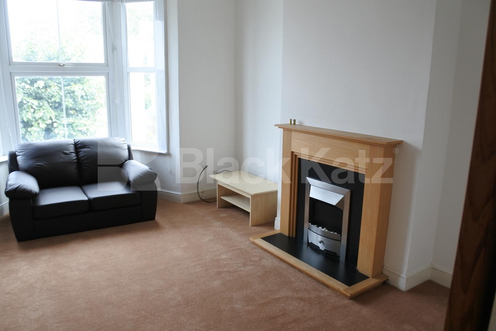 			Great price!, 1 Bedroom, 1 bath, 1 reception Flat			 Beaconsfield Road, New Southgate