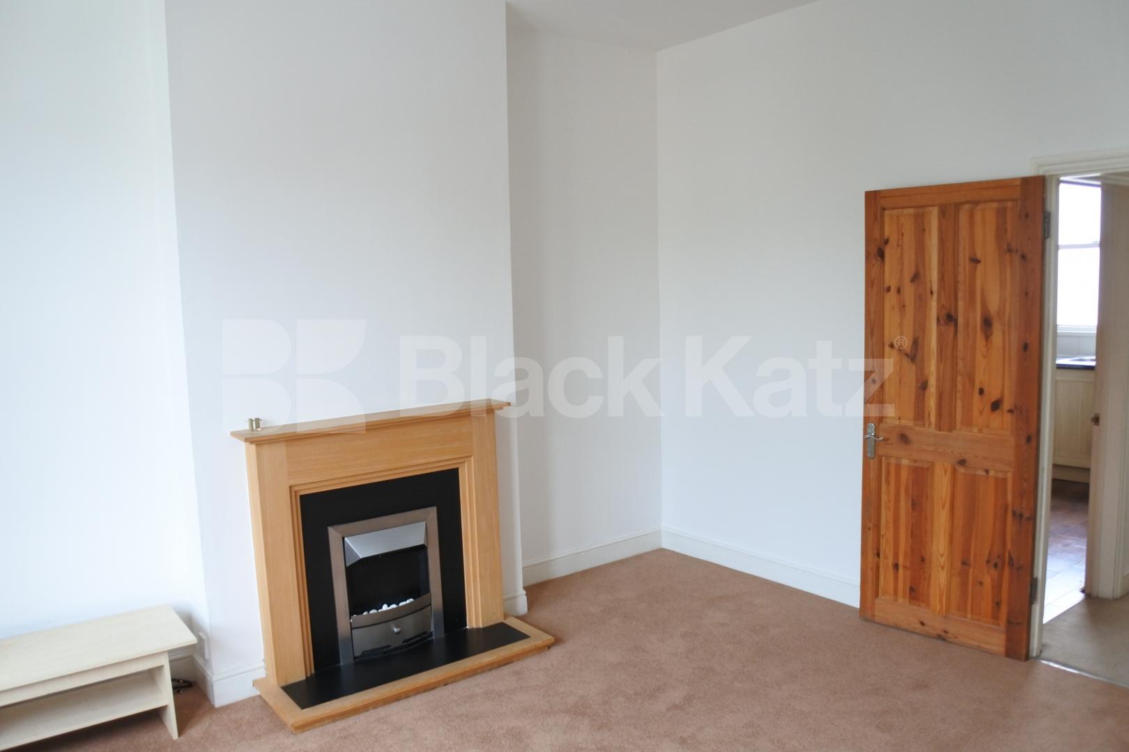 			Great price!, 1 Bedroom, 1 bath, 1 reception Flat			 Beaconsfield Road, New Southgate