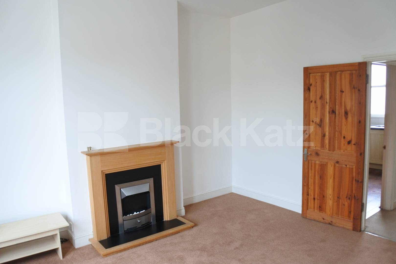 			Great price!, 1 Bedroom, 1 bath, 1 reception Flat			 Beaconsfield Road, New Southgate
