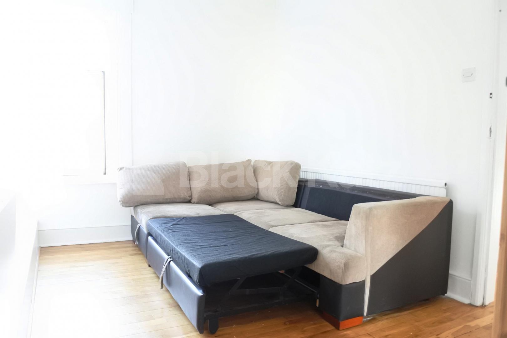 			INCLUDES ALL BILLS & Broadband !, Studio Apartment, 1 bath, 1 reception Studio			 Rathcoole Gardens, Crouch End