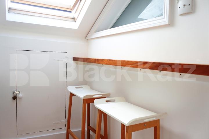 			INCLUDES ALL BILLS & Broadband !, Studio Apartment, 1 bath, 1 reception Studio			 Rathcoole Gardens, Crouch End