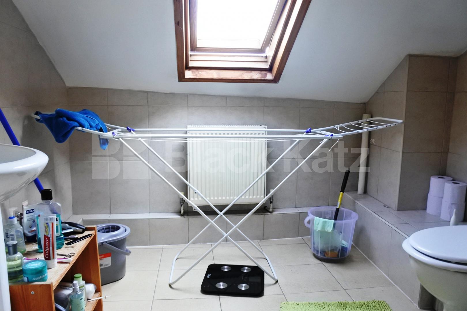 			New Instruction!, Studio Apartment, 1 bath, 1 reception Studio			 Park Road, CROUCH END