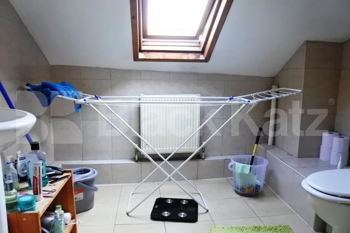 			New Instruction!, Studio Apartment, 1 bath, 1 reception Studio			 Park Road, CROUCH END