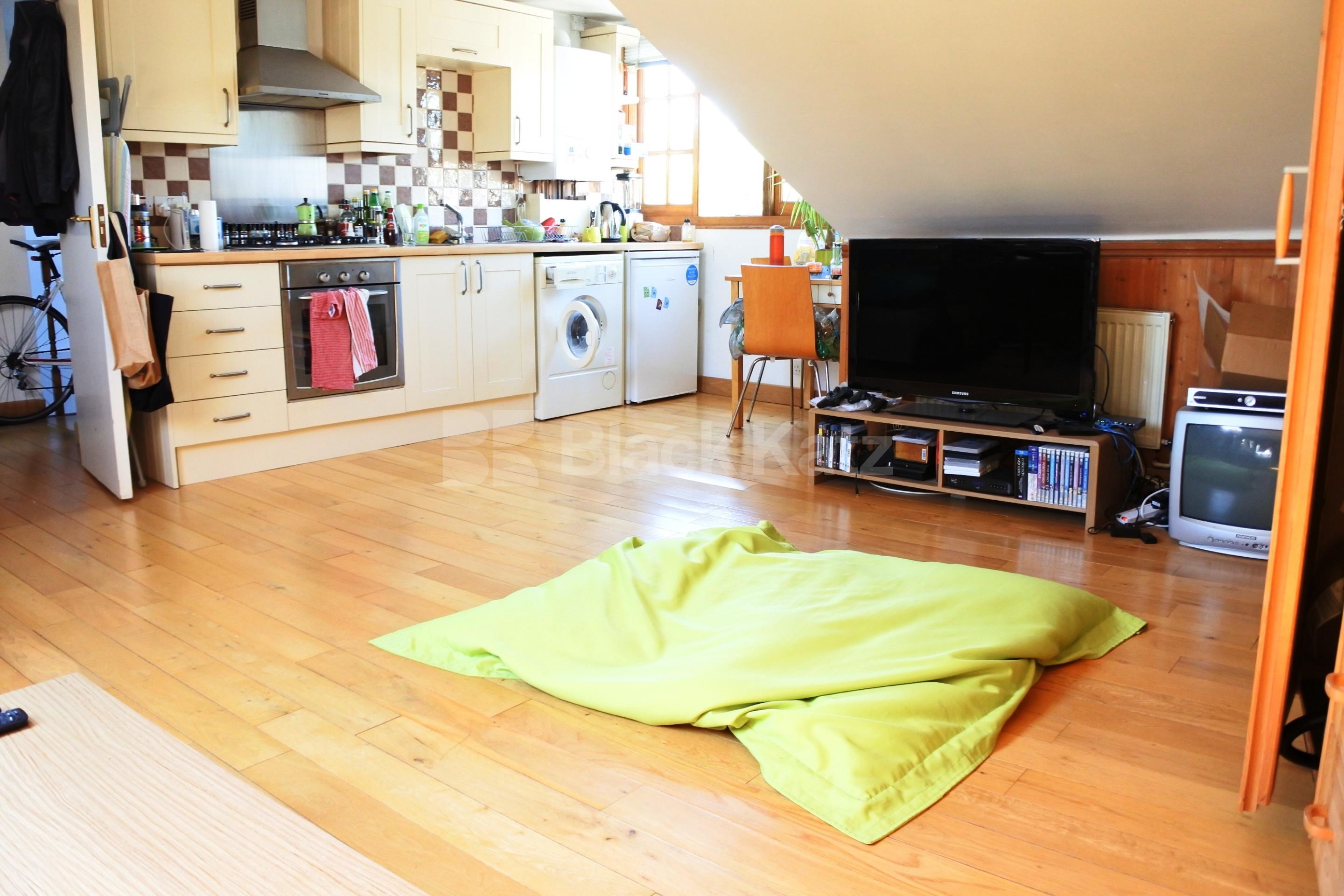 			New Instruction!, Studio Apartment, 1 bath, 1 reception Studio			 Park Road, CROUCH END N8