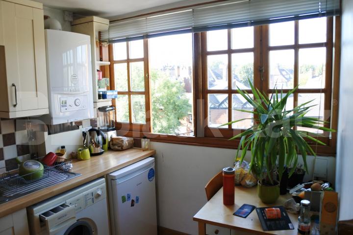 			New Instruction!, Studio Apartment, 1 bath, 1 reception Studio			 Park Road, CROUCH END