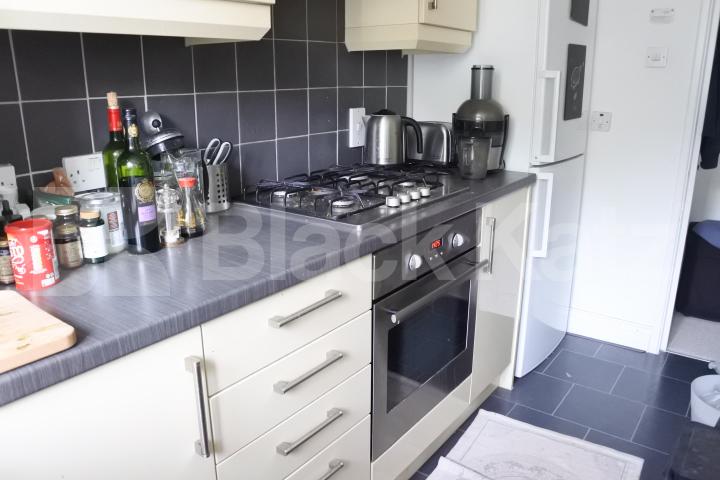 			Fantastic One Bed With OSP !, 1 Bedroom, 1 bath, 1 reception Apartment			 Mayfield Road, Crouch End