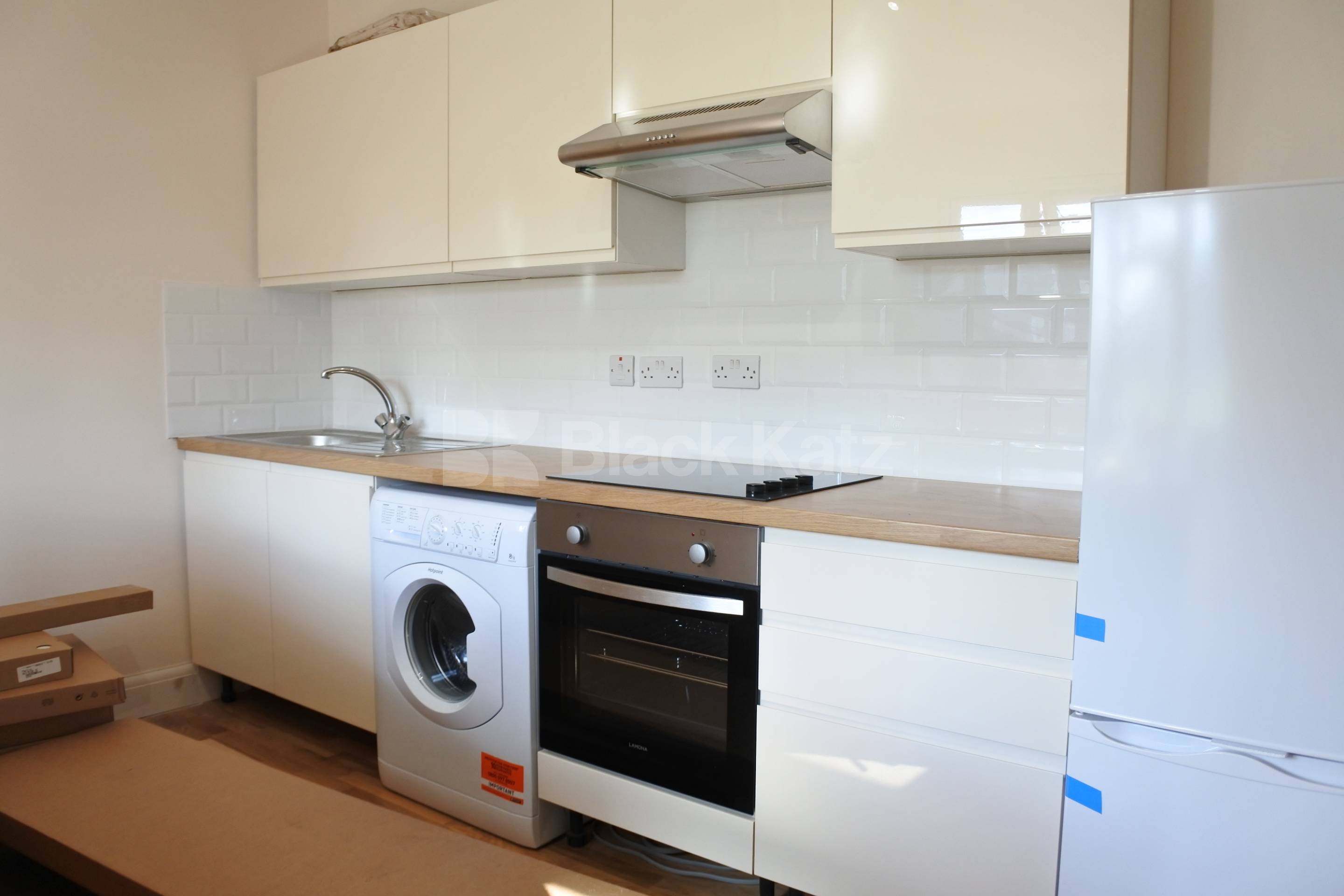 			3 Bedroom, 1 bath, 1 reception Flat			 Belmont Road, Turnpike Lane N15