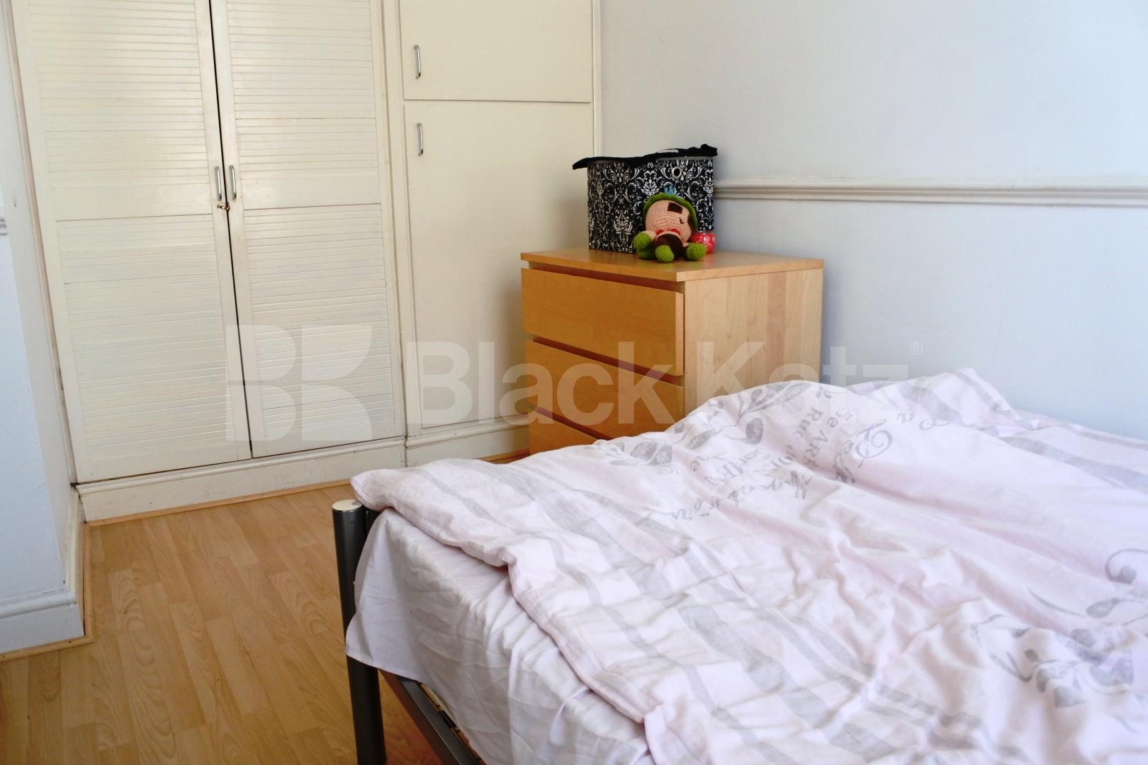 			1 Bedroom, 1 bath, 1 reception Flat			 Topsfield parade, Crouch End