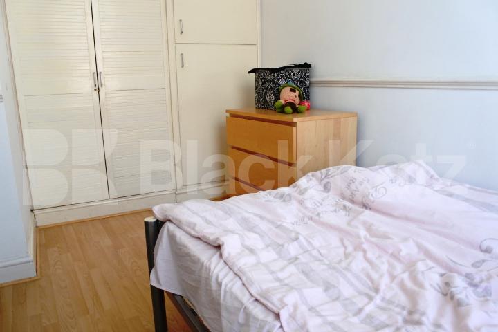 			1 Bedroom, 1 bath, 1 reception Flat			 Topsfield parade, Crouch End