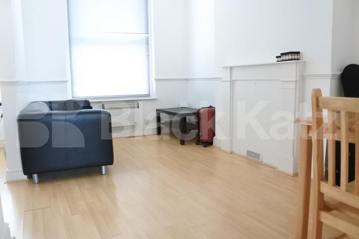			1 Bedroom, 1 bath, 1 reception Flat			 Topsfield parade, Crouch End