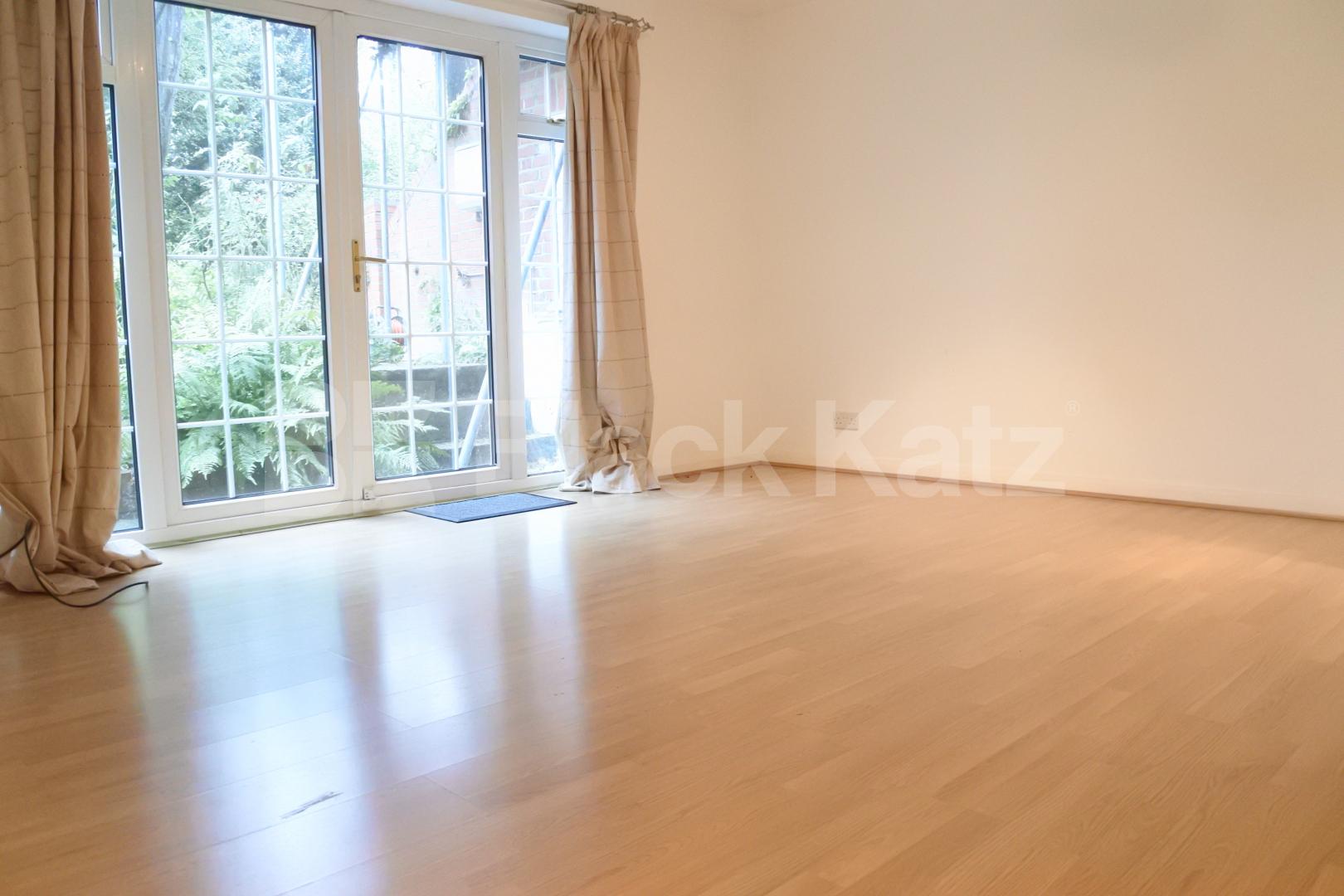 			Beautiful Two Bed Garden Property ! , 2 Bedroom, 1 bath, 1 reception Flat			 Stanhope  Road, Highgate