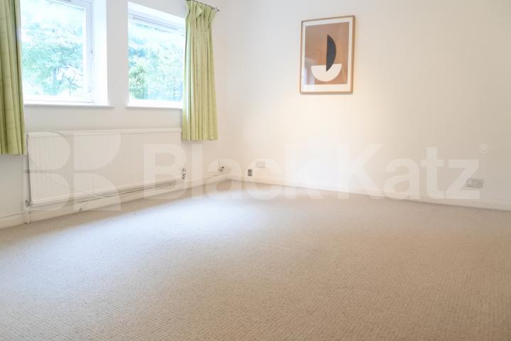 			Beautiful Two Bed Garden Property ! , 2 Bedroom, 1 bath, 1 reception Flat			 Stanhope  Road, Highgate