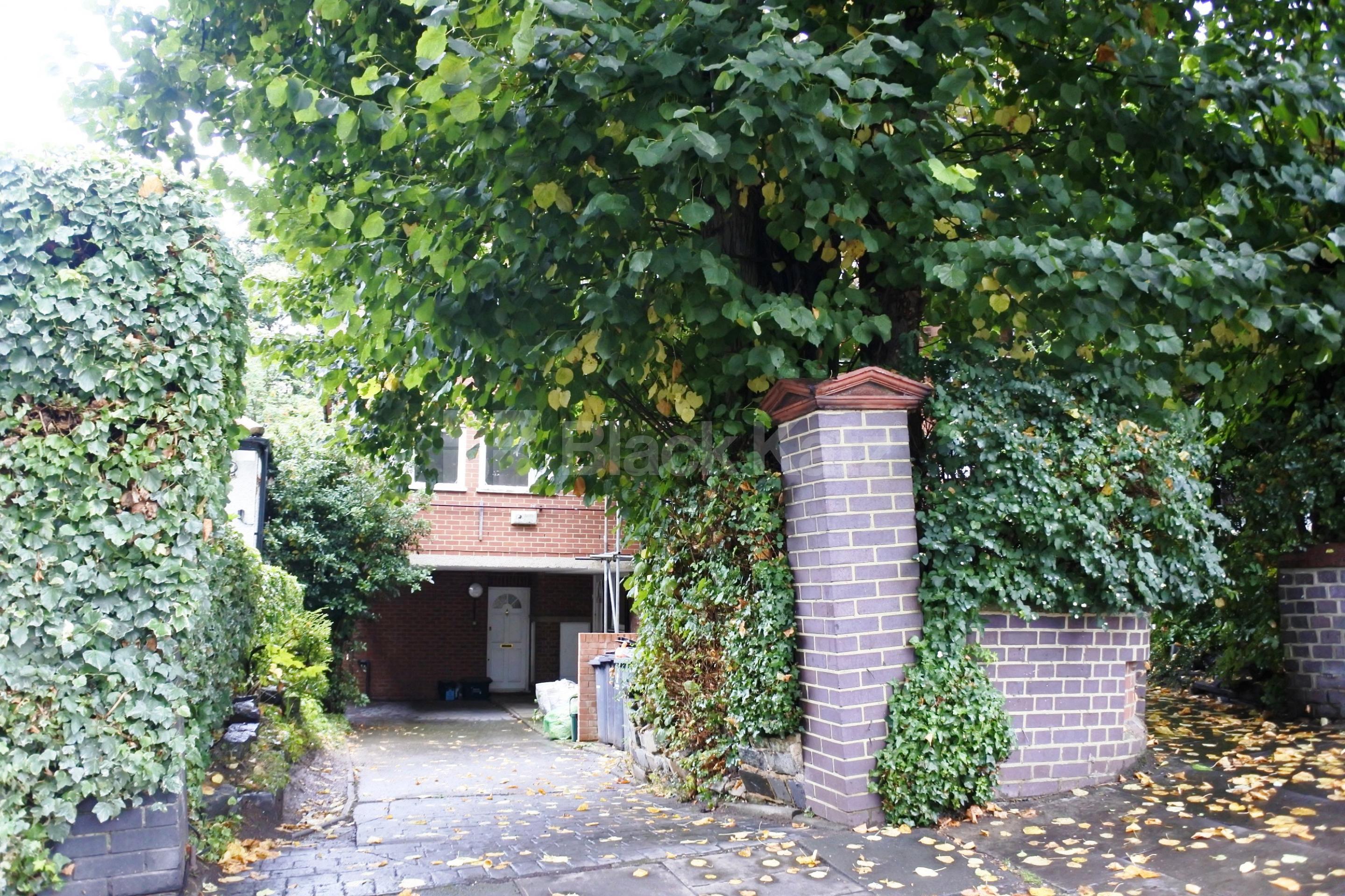			Beautiful Two Bed Garden Property ! , 2 Bedroom, 1 bath, 1 reception Flat			 Stanhope  Road, Highgate N6
