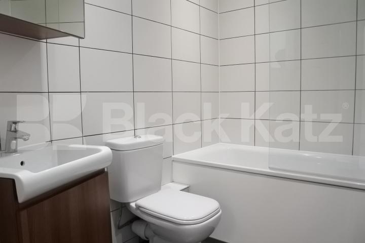 			Beautiful Two Double Bed Property ! , 2 Bedroom, 1 bath, 1 reception Flat			 Avenue Road, Highgate