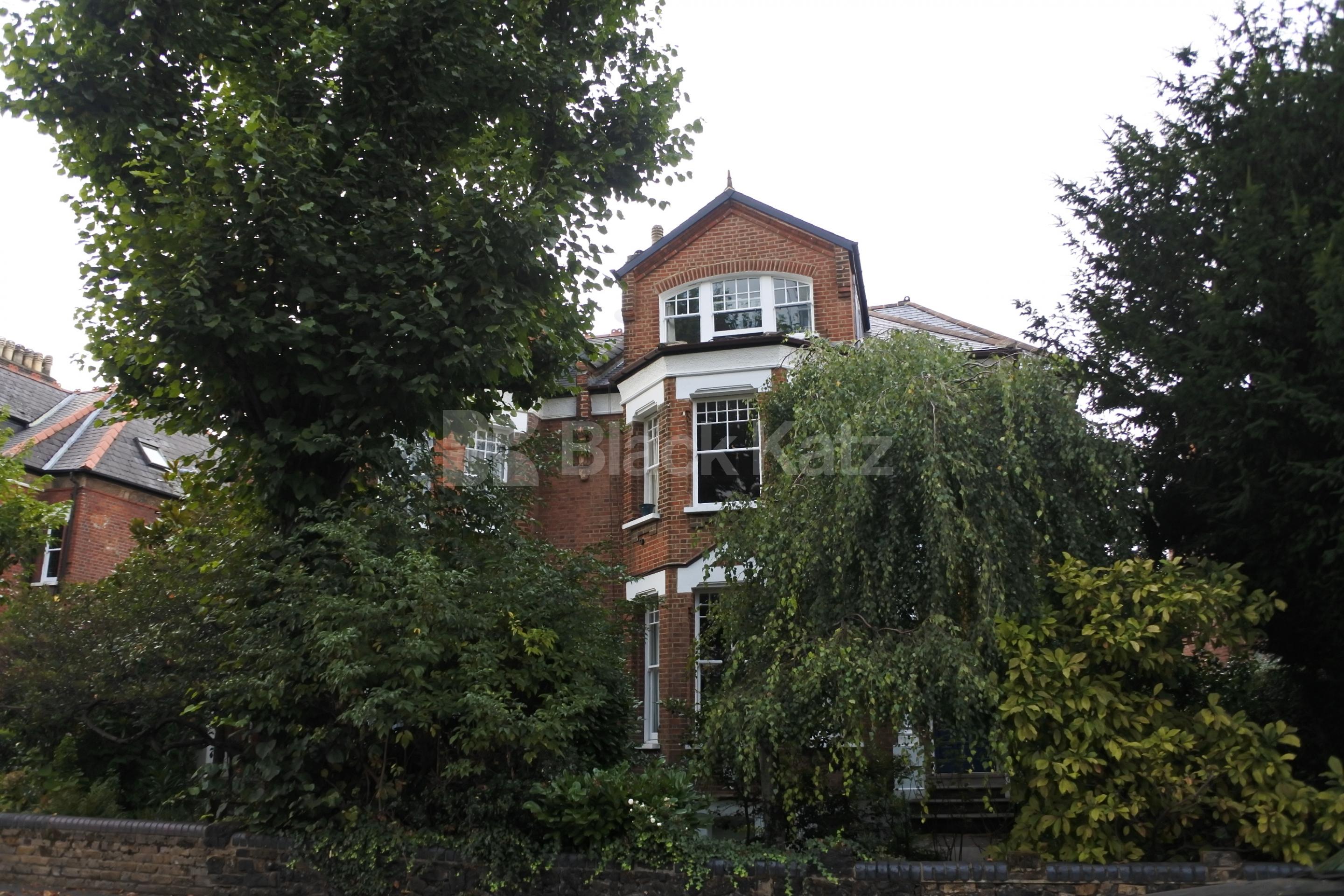 			Beautiful Two Double Bed Property ! , 2 Bedroom, 1 bath, 1 reception Flat			 Avenue Road, Highgate N6