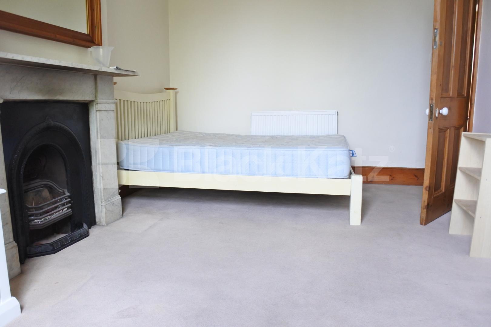 			NEW INSTRUCTION!, 3 Bedroom, 1 bath, 1 reception Flat			 Woodside Road, Wood Green