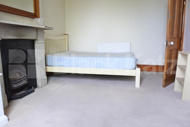 			NEW INSTRUCTION!, 3 Bedroom, 1 bath, 1 reception Flat			 Woodside Road, Wood Green