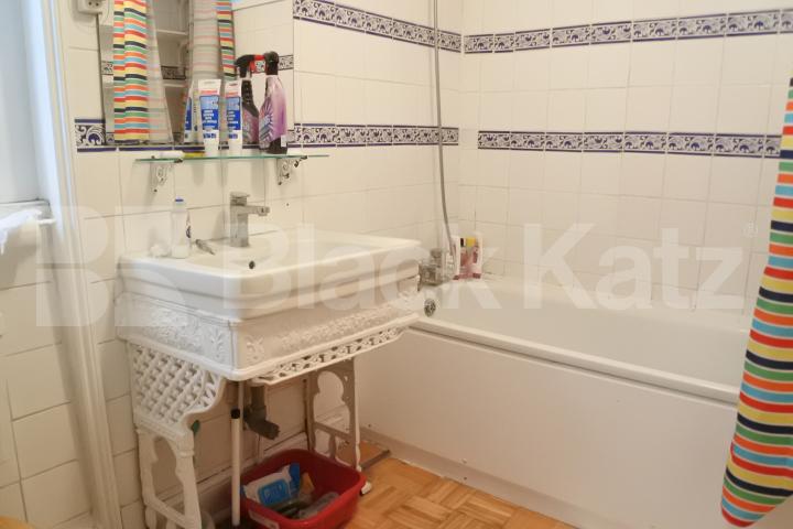 			NEW INSTRUCTION!, 3 Bedroom, 1 bath, 1 reception Flat			 Woodside Road, Wood Green