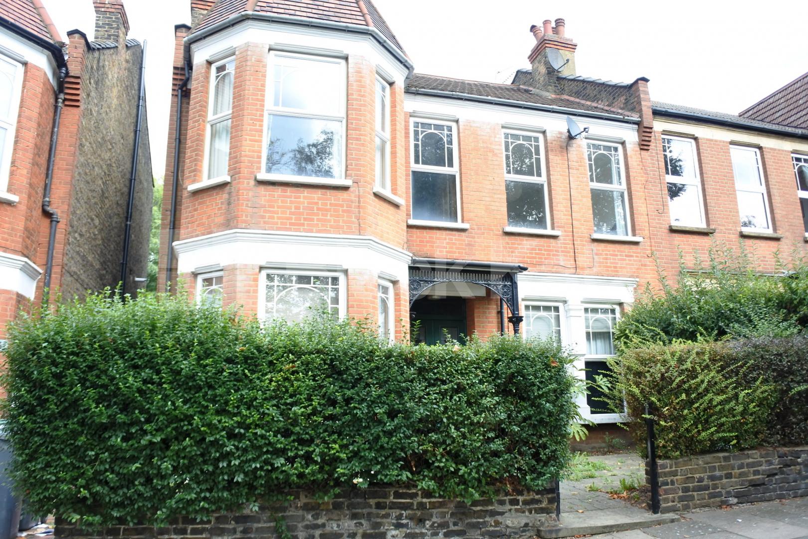 			NEW INSTRUCTION!, 3 Bedroom, 1 bath, 1 reception Flat			 Woodside Road, Wood Green