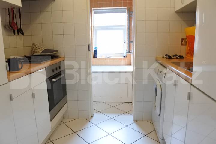 			Inclusive Of All Bills !, 2 Bedroom, 1 bath, 1 reception Flat			 Clarendon Road, Turnpike Lane