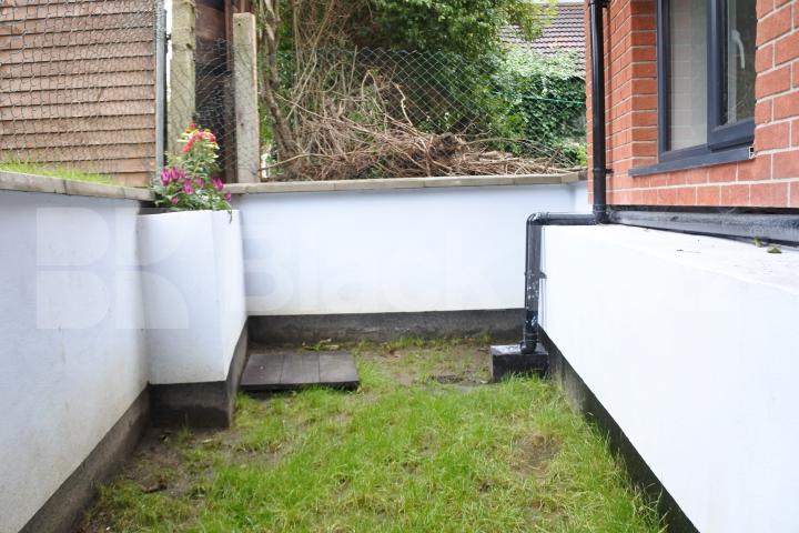 			FANSTASTIC NEW INSTRUCTION!, 3 Bedroom, 1 bath, 1 reception Flat			 Alexandra Palace Way, Alexandra Palace