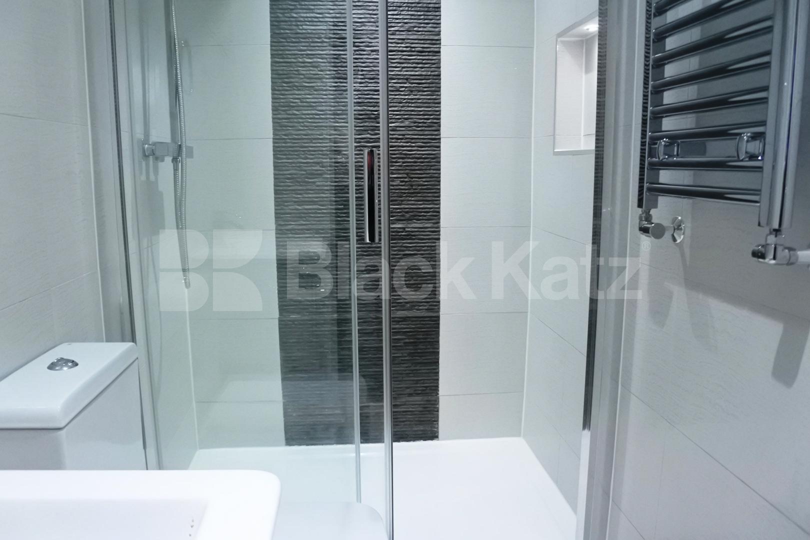 			FANSTASTIC NEW INSTRUCTION!, 3 Bedroom, 1 bath, 1 reception Flat			 Alexandra Palace Way, Alexandra Palace