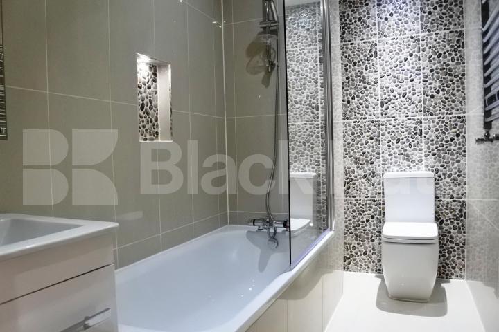 			FANSTASTIC NEW INSTRUCTION!, 3 Bedroom, 1 bath, 1 reception Flat			 Alexandra Palace Way, Alexandra Palace