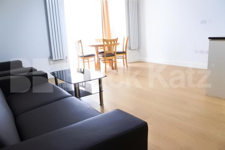 			FANSTASTIC NEW INSTRUCTION!, 2 Bedroom, 1 bath, 1 reception Apartment			 Alexandra Palace Way, Alexandra Palace