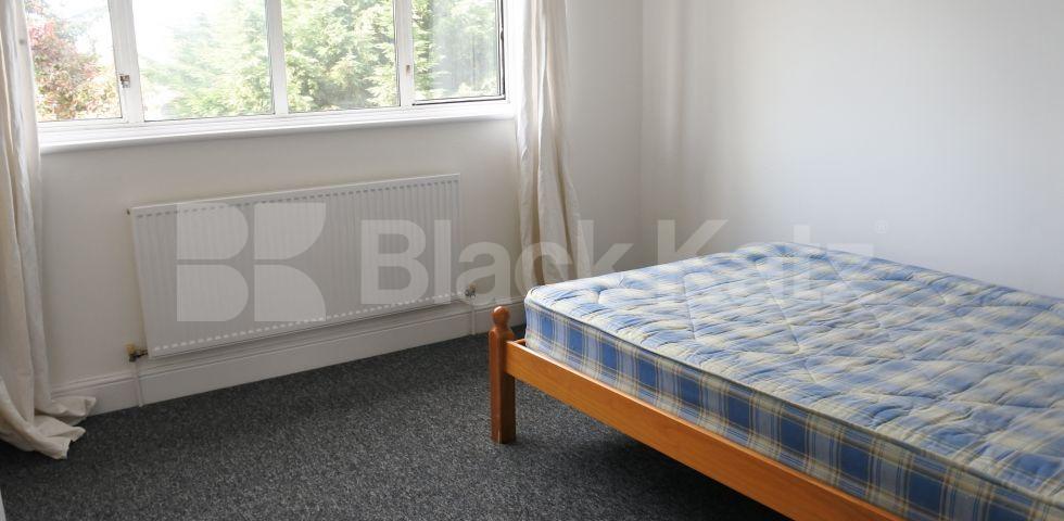 			5 Bedroom, 1 bath, 1 reception House			 Alexandra Road, MUSWELL HILL N10