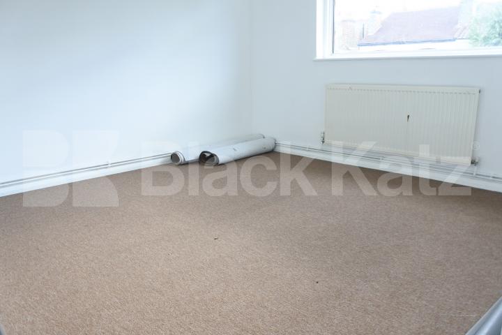 			3 Bedroom, 1 bath, 1 reception House			 Tarling Road, East Finchley