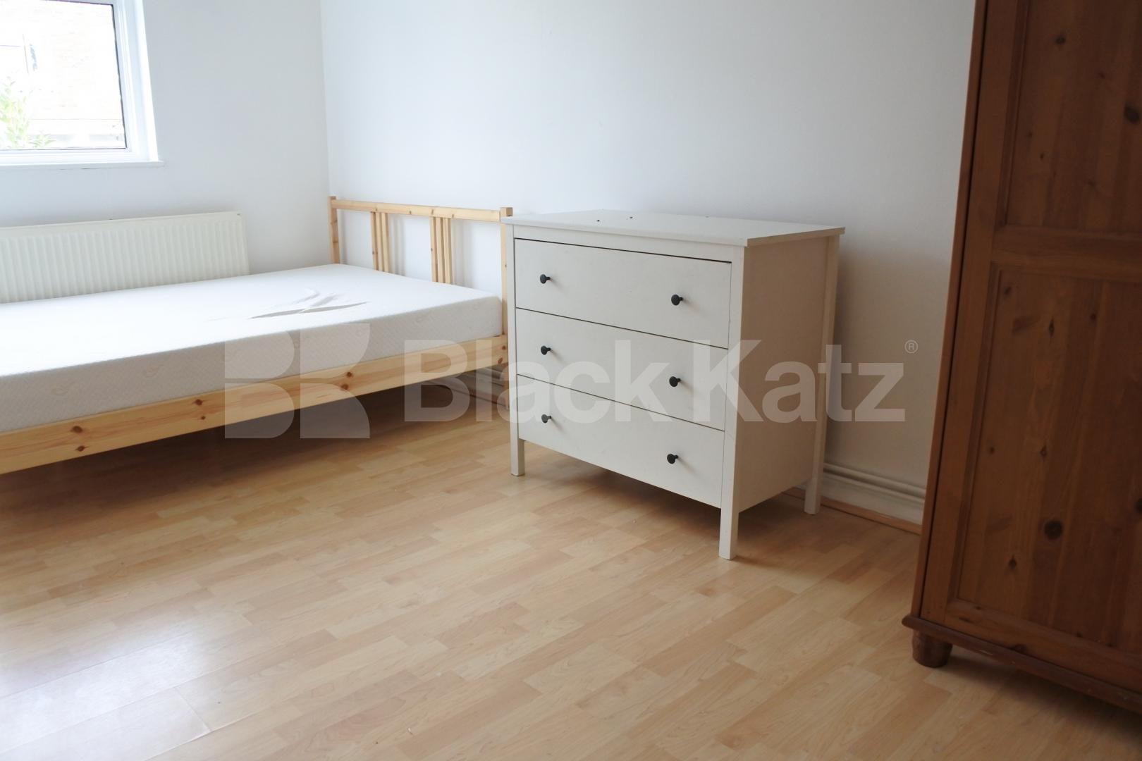 			3 Bedroom, 1 bath, 1 reception House			 Tarling Road, East Finchley