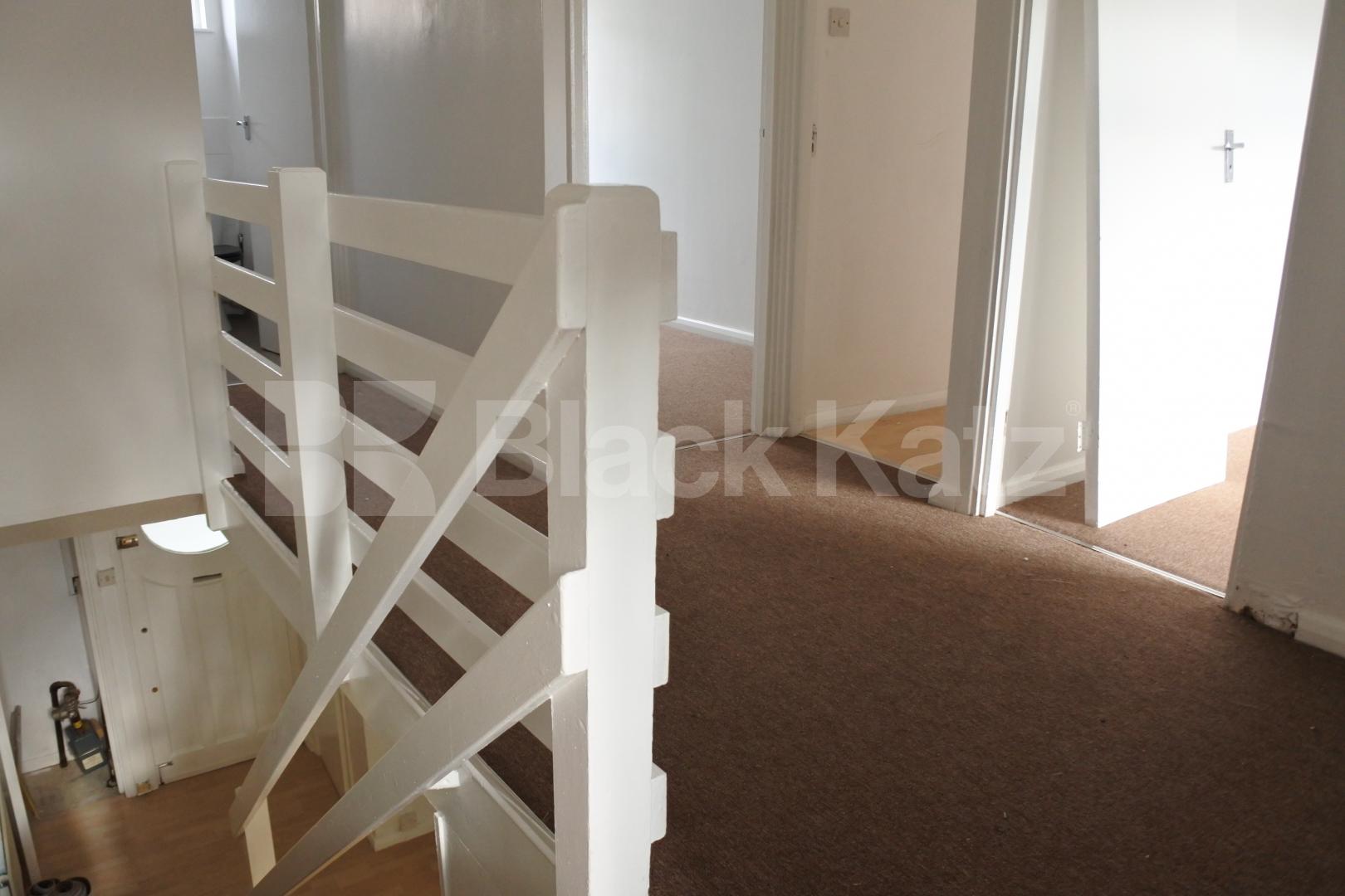 			3 Bedroom, 1 bath, 1 reception House			 Tarling Road, East Finchley