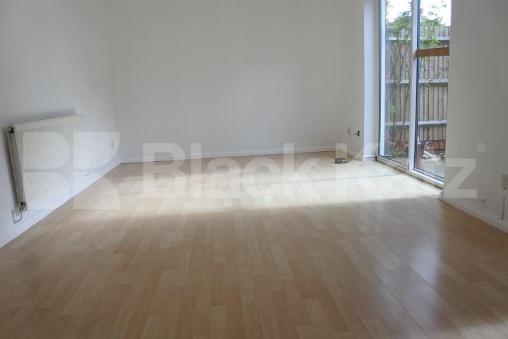 			3 Bedroom, 1 bath, 1 reception House			 Tarling Road, East Finchley