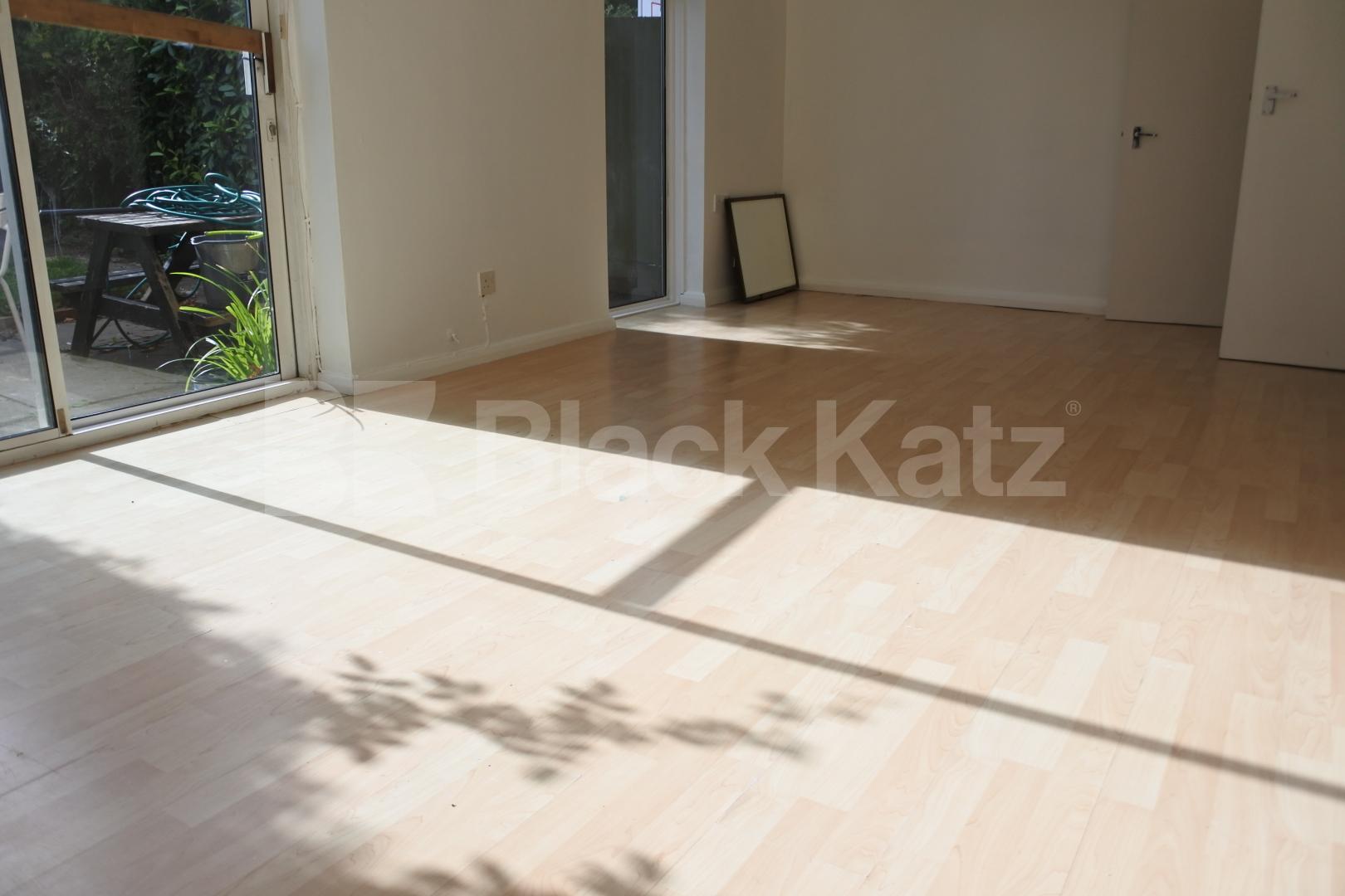 			3 Bedroom, 1 bath, 1 reception House			 Tarling Road, East Finchley