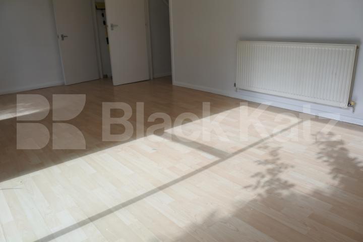 			3 Bedroom, 1 bath, 1 reception House			 Tarling Road, East Finchley