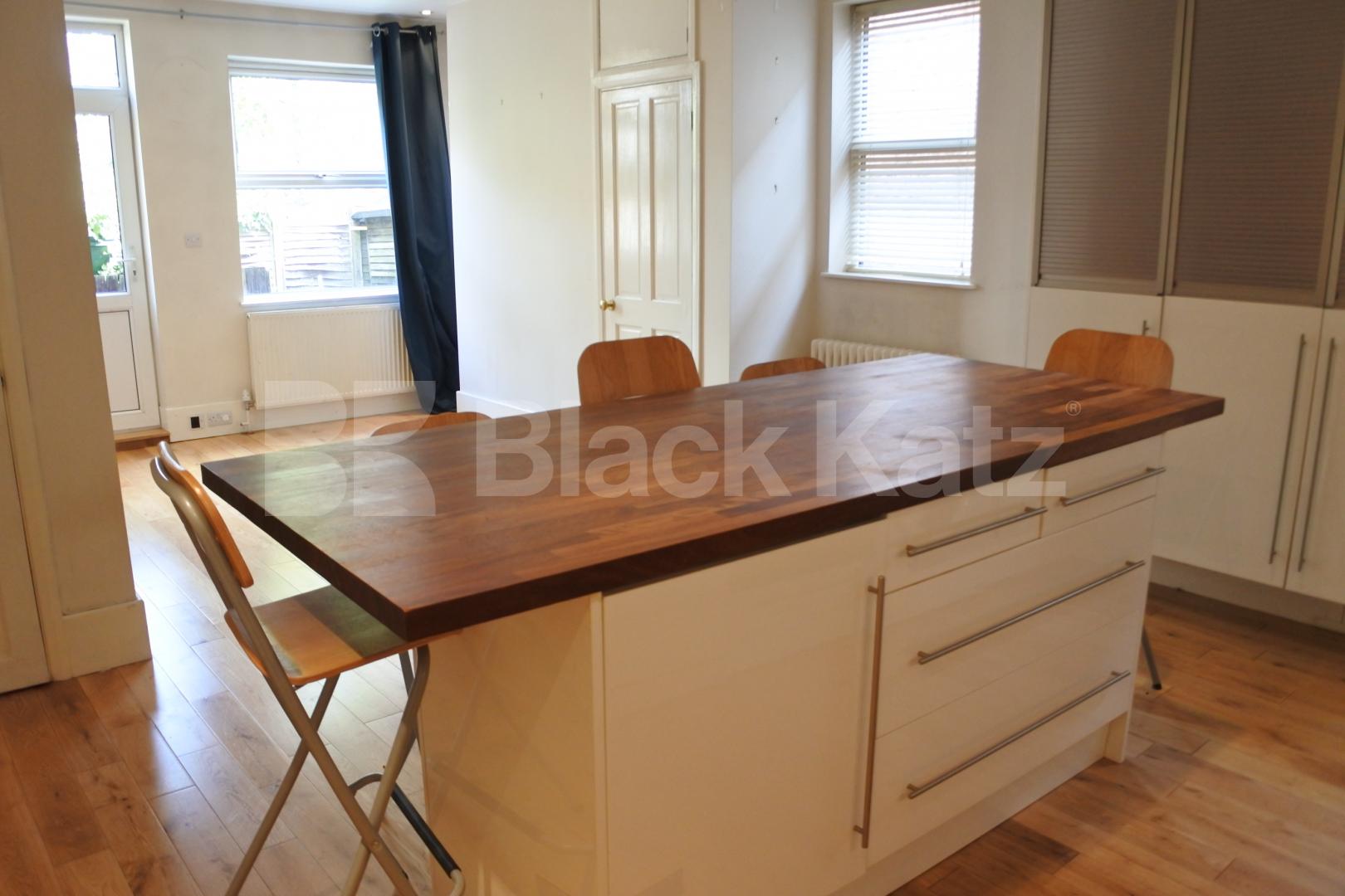 			Great Two Bed Property With Patio Garden !, 2 Bedroom, 1 bath, 1 reception Flat			 North View Road, Crouch End