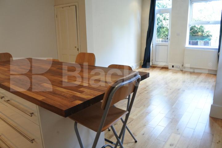 			Great Two Bed Property With Patio Garden !, 2 Bedroom, 1 bath, 1 reception Flat			 North View Road, Crouch End