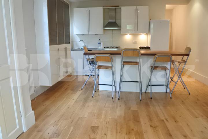 			Great Two Bed Property With Patio Garden !, 2 Bedroom, 1 bath, 1 reception Flat			 North View Road, Crouch End