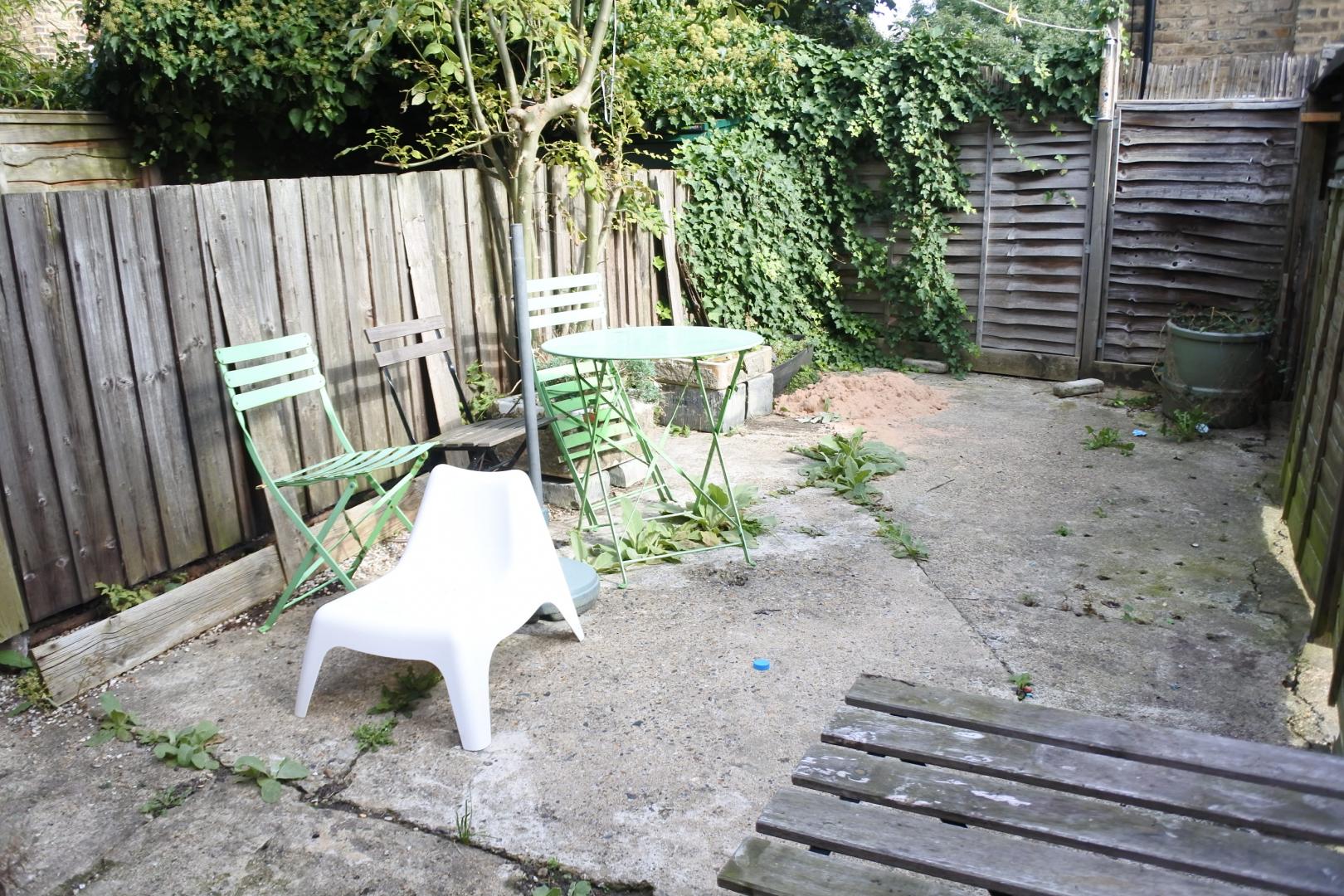 			Great Two Bed Property With Patio Garden !, 2 Bedroom, 1 bath, 1 reception Flat			 North View Road, Crouch End