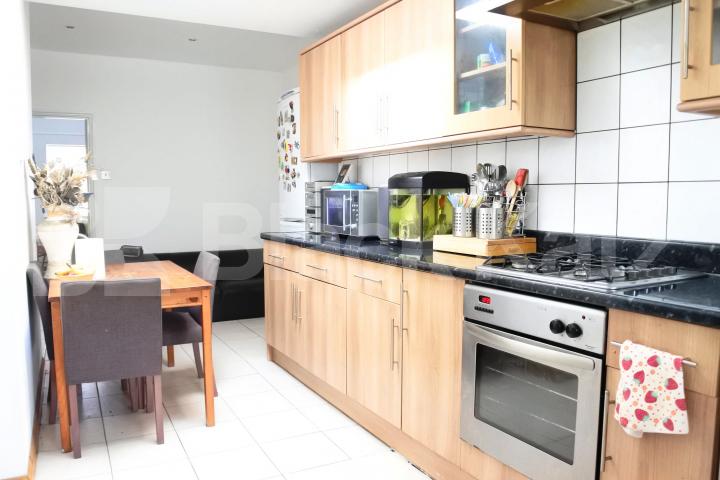 			November Special = No Admin Fees On This Property !, 3 Bedroom, 1 bath, 1 reception House			 Nightingale Lane, Crouch End