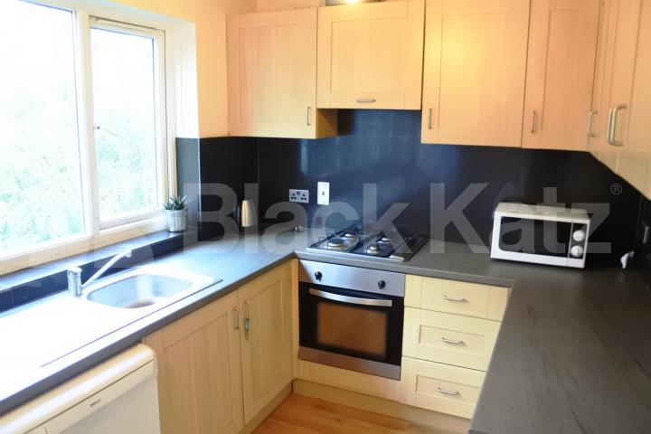 			NEW INSTRUCTION!, 3 Bedroom, 1 bath, 1 reception Flat			 Kings Avenue, Muswell Hill